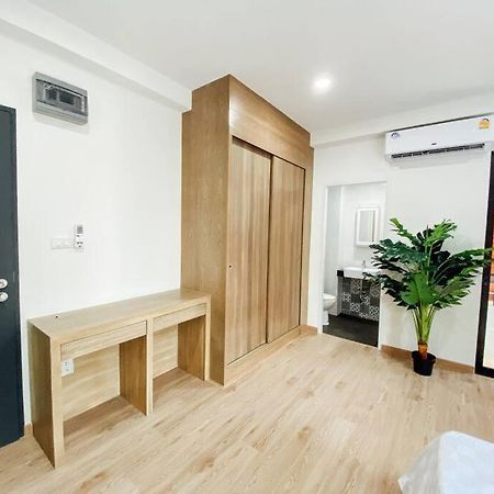 Gp House Apartment - Private Room Sukhumvit Bts Onnut Banguecoque Exterior foto